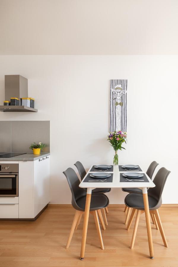 Sunny Apartment In Modrany By Prague Days Exteriör bild